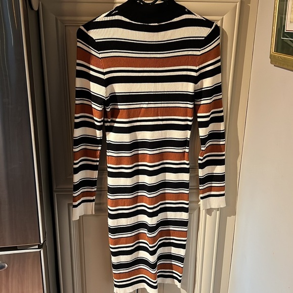 Hem & Thread sweater dress - Picture 4 of 5